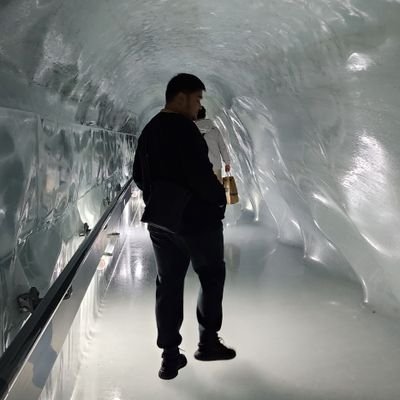 Srymfy's profile picture. ☕⚽🎮
Discord: move._.