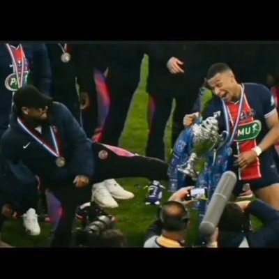 Adolf_hit_her19's profile picture. 6-0