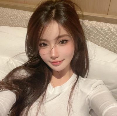 Yawen172909's profile picture. 喜歡做愛 技巧高超 總是想玩點有刺激敢玩的動作#歡迎跟隨轉推+愛心留言， 會讓我更注意到你哦