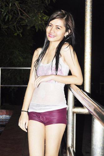 KatieGil1's profile picture. listening to music.