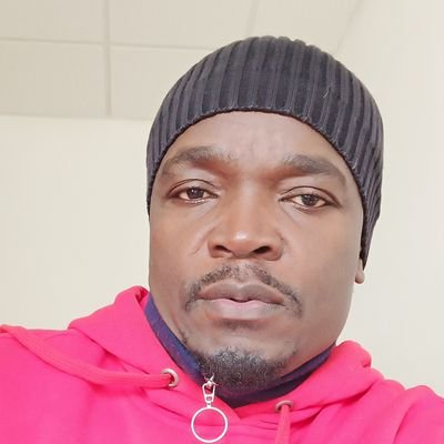 Je ne suis pas sur Twitter par procuration.
Je tweete ce que je pense et ce que je veux!