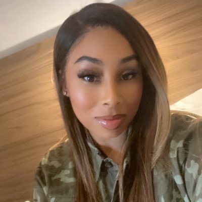 Deedevadee's profile picture. 