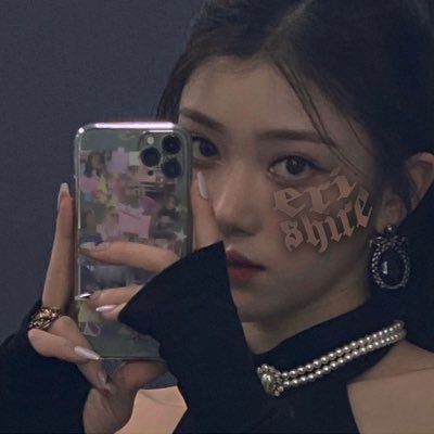 graphic designer, k-pop stan and fantasy-nerd💖🏳️🌈✨she/her