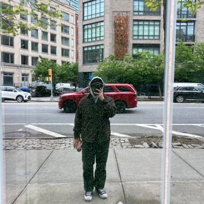 kwallls's profile picture. nothing to see here