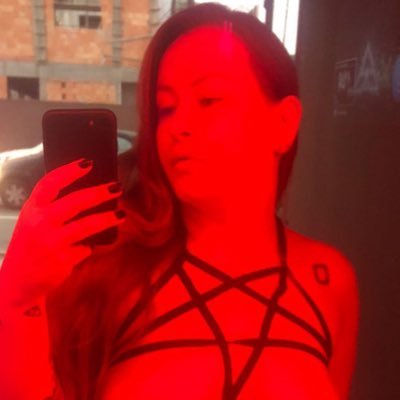 ⛓️🕯️👣