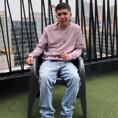 NicolasPernett1's profile picture. 💙1946🤍