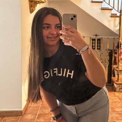 carlotaherrera_'s profile picture. holaaa :(: