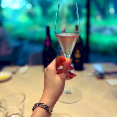 mika77co's profile picture. 一番にはなれない人。嘘に遊ばれる。好きな言葉：作業列、特性。好きな色：青。