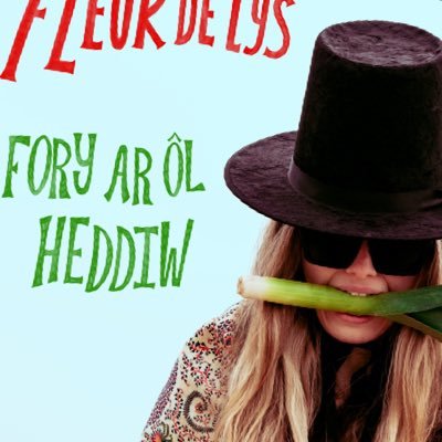 Fleur de Lys Profile