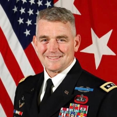 United States Army lieutenant general, serving as the commanding general of United States Army Special Operation Command 🇺🇸🇺🇸