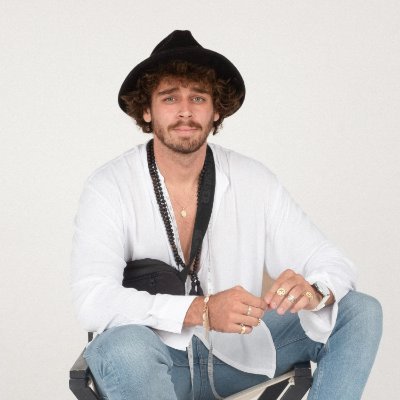 heydanielphilip's profile picture. Official account of “Daniel Philip” 
Live, Love, Learn Grow.
Creating Magic. Just a farmer.