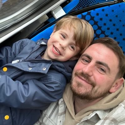 30. Daddy to the best little boy. Lecturer in Sport at Stoke on Trent College . PGCE in Lifelong Learning. FA Level 2 & FAW B Licence GK coach. Level 7 Referee