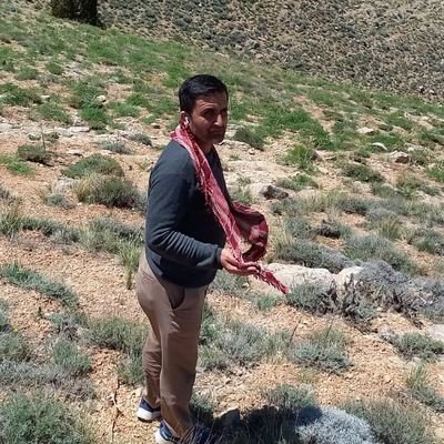 از افغانستان استم یک افسر نظامی استم 20سال در کشور خود خدمت کردیم بد بختانه امروز در دیار غربت زنده گی میکنم درآرزوی آزادی وطن
حُبٌلْ وٓطٓنٓ مِنٓل اٍیٍمآنٓ