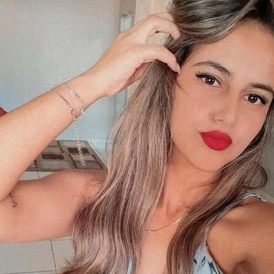 vamos viver nossos sonhos temos tão pouco tempo🍃
gremista 💙
ariana♈
23 anos💥