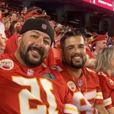 retired firefighter, foodie, aspiring pit master, Chiefs and Royals fan from day one! clean and sober since 06/25/19. 2 Guns BBQ #Chiefskingdom #runitback