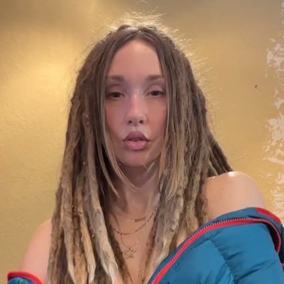 AbiMaeArtistry's profile picture. 💋💄💋 IG: @abi_mae_artistry Business Inquiries: abi.m.artistry@gmail.com