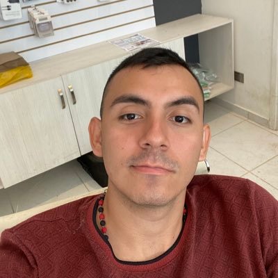 Somos ángeles y demonios al mismo tiempo. No somos una sola persona, sino una contradicción, una complejidad de fuerzas que luchan dentro de nosotros~ M.M.