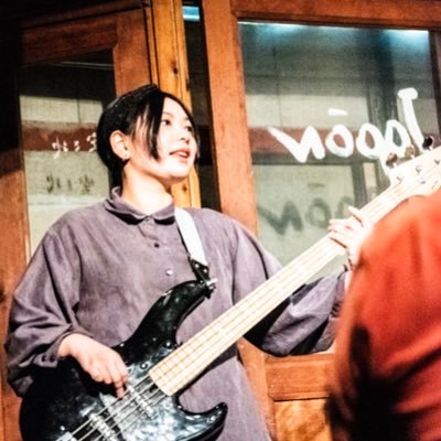 名古屋のシガールというバンドでベースを弾いています⚡︎ @cigale_cigale I like 餅♡