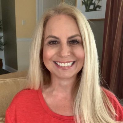 AngelaGarc045's profile picture. 