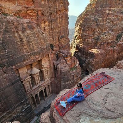 kulturewaali's profile picture. 'शोर से शून्य तक का सफ़र!'


| Author | Storyteller | Memory Keeper |
@AlephBookco