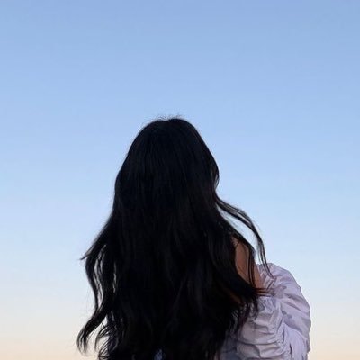 nuriapengall's profile picture. Yo prefiero caminar, que las alas duran poco⚘ Pero si no he apretao'🍈