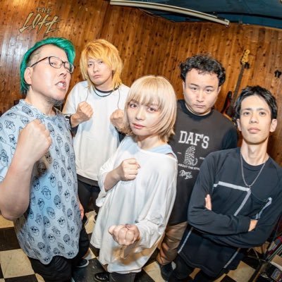 HAPPYPUNK始めます! 略称『スリミリ』 vo.@Slingshot1206 Gt/vo.@slingshotjun Ba.@haruomi_0428 Gt.@HideYamadaGt Dr. @slingshot_henma 問い合わせ・お誘いはメールで