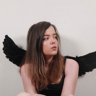 ♀️ 🇸🇪 | 3,5k @Twitch streamer | IRL and variety | Another streamer who tries to be relatable ✉ interjacebusiness@gmail.com | https://t.co/cX4grAHkKn