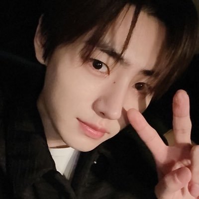 i kinda abandoned this acc but im active on @hhhowle and i still love enha