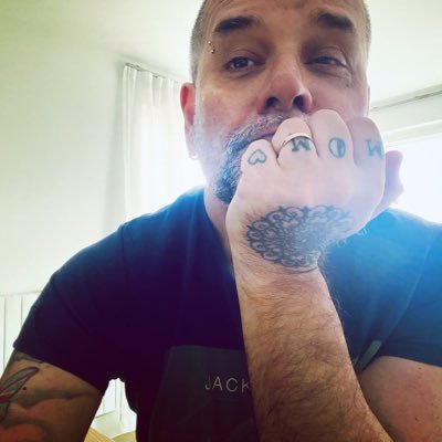 Beautician therapist ,man skin care Fragrance Specialist Honours. Store Manager at The Parfume Shop London 🌈💪🐠🏄♂️🧘♂️✈️👬🌈