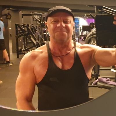 Born in Normandy, living in Amsterdam
Fr🇨🇵,NL🇳🇱,Lux 🇱🇺
❤️: #Bodybuilding, 💪#muscle, #gay 🏳️‍🌈 #trainmore
Passion: #science, #history
Bed & Breakfast