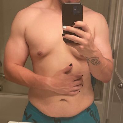 29 - NSFW/18+ content creator - He/him - follow my free onlyfans