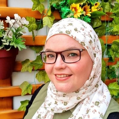 Writer of My Egyptian Alpha on Dreame✍🏻 Norwegian 🇳🇴 Muslim🧕🏼 Wife and mum👨‍👩‍👧 The Sims 4 💚 Ravenclaw 💙🦅 30🤓 Karmøybu på østlandet.