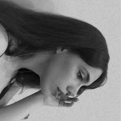 Reverriei's profile picture. 🌊