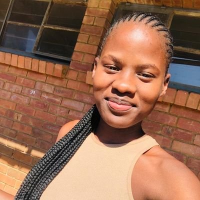 •A Sotho girlfriend❤️
•enjoys mental exploration💯
•LLB student📖📓

Kaizer Chiefs💛
Bayern Munich❤️
PSG💙
Liverpool❤️
Real Madrid💙
Benfica💚
Juventus🤍