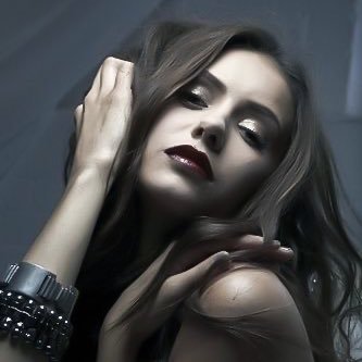 NivesIvanov's profile picture. Vice-Capitana di Corvonero 🦅 | Cacciatrice e Battitrice 🧹 | Pupilla di DCAO 💀