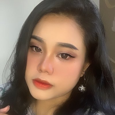 ◞ 𖥔 ࣪˖ ˑ 23 — Music, movies, and beauty enthusiast. ✨