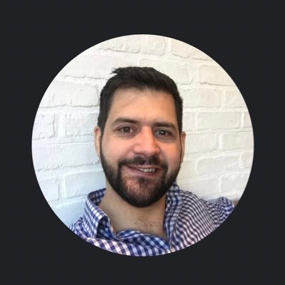 I started as a graphic designer, work my way into ux & ui design, online marketing and into recruitment. rugby cricket and golf are my sport.