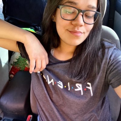 laurisajade's profile picture. lost in the moment