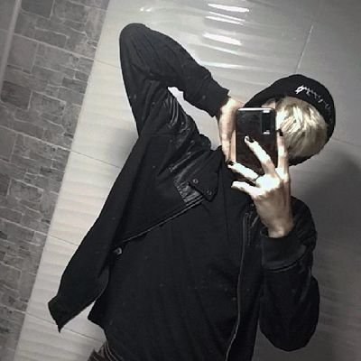 larrylangosta87's profile picture. Hola soy Larry, soy un diseñador digital y multimedia en formación, la idea es subir mi arte aqui y probar muchas cosas.