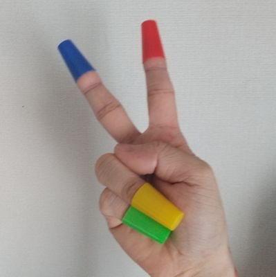 シンブル(指貫)マジックを愛するマジシャンFumiya(フミヤ)です。
産技高専(旧航空高専)奇術部出身で部長もしてました。
ROM専気質なところがあるので呟く頻度は低いと思いますが、マジシャンやマジックを見るのが好きな方々はどうぞよろしく。