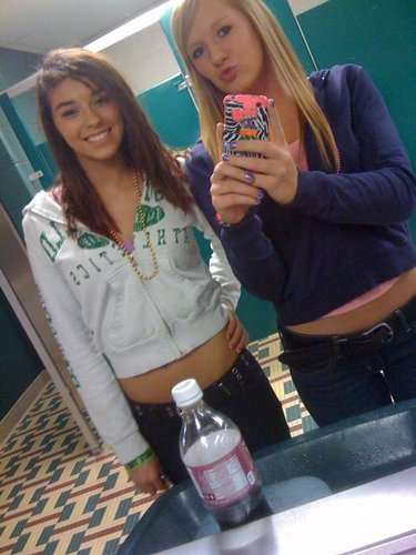 monica_mudd319's profile picture. follow me bitches 3