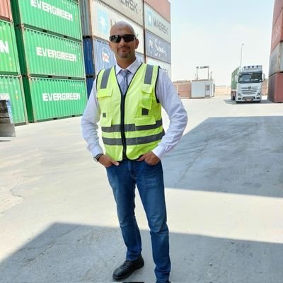 اللهم صل وسلم على سيدنا وحبيبنا محمد وعلى آله وصحبه أجمعين