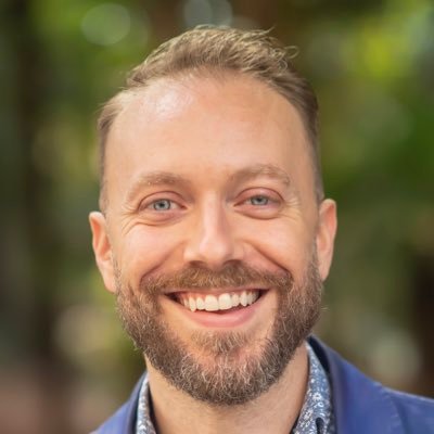 Teacher of English for teenagers and adults. Fan of POP music and good TV series. All happening while I tweet along the way... Based in Brazil.
