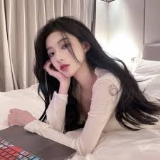 dqin195917's profile picture. 