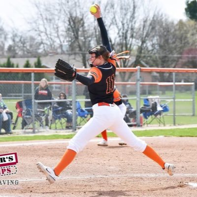 IsabellaHarlem1's profile picture. 2024/RHP/RF || Arcanum Highschool            Heidelberg Softball Commit 🧡🖤