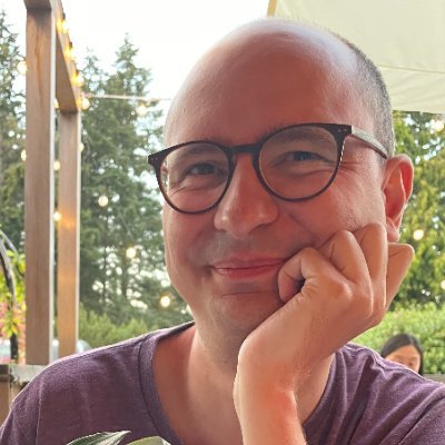 Lecturer in Digital Media, Culture & Heritage.
Current research: Virtual Photography & Landscape
Was a tour guide for the Chernobyl Zone.
he/him