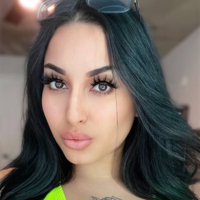 MissLaylaL0vely's profile picture. FREE FOR THE NEXT 6 PLL SAY “GIFT”