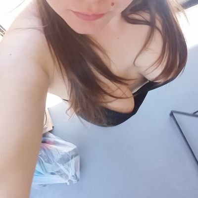 Mis amores ❤️ tengo 32 años. Vendo fotos explícitas y no tanto. Hay de todo. Estoy para servirte. No te vas a arrepentir . Tengo mucho para ofrecerte. 😘😘