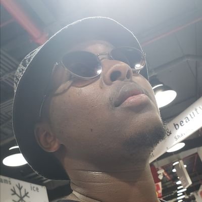 PetersonChair's profile picture. Hospitality junkie| tangled up in a hate-love affair with Arsenal & mayo| occasional gym visitor| Reggae|RE| TRD