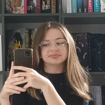 ella_clls's profile picture. Il m'arrive de venir ici pour parler de livres, mais cela se fait rare